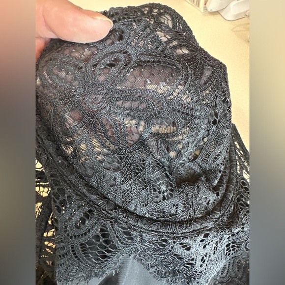 By Anthropologie V-Wire Lace Bodysuit - Picture 6 of 9